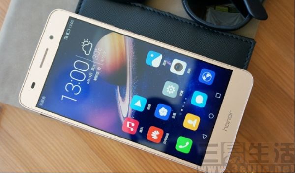 172110957425智者-新闻稿-荣耀畅玩5A-欧洲杯激情全纪录 5.5英寸大屏荣耀畅玩5A再发售693.jpg 智者-新闻稿-荣耀畅玩5A-欧洲杯激情全纪录 5.5英寸大屏荣耀畅玩5A再发售693.jpg